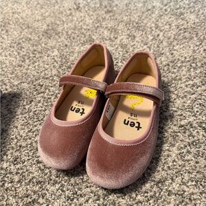 NWT Velvet Pink Mary Jane Shoes